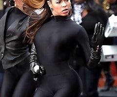 Beyonce demonstrates tight spandex cameltoe