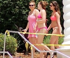 Amateur ass wrapped by sexy bikini